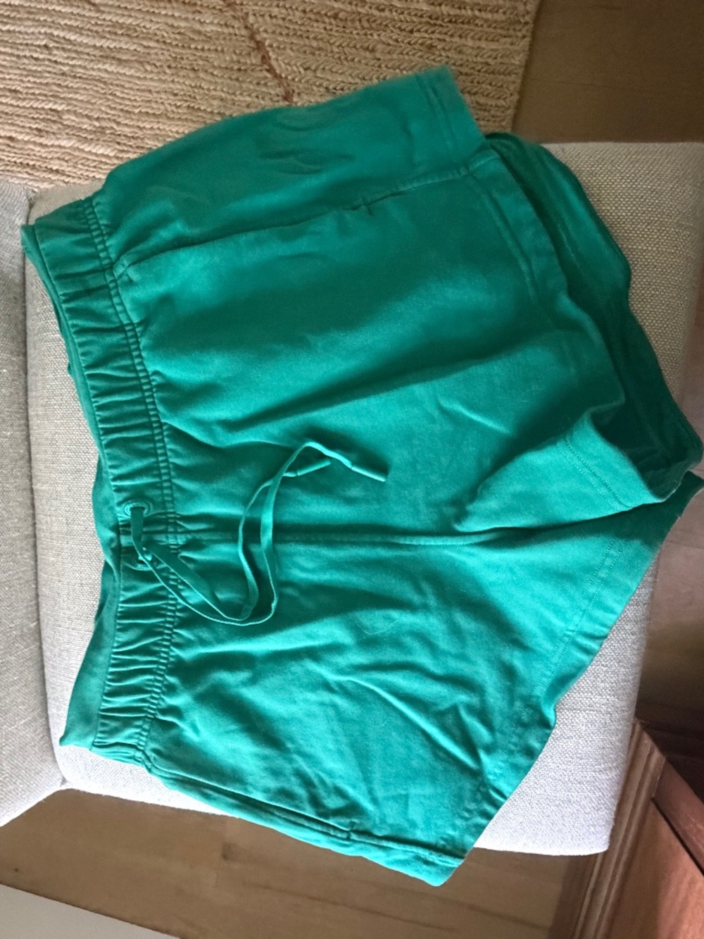LULULEMON WOMEN'S GREEN DRAWSTRING SHORTS SIZE 8 - Picture 4 of 7